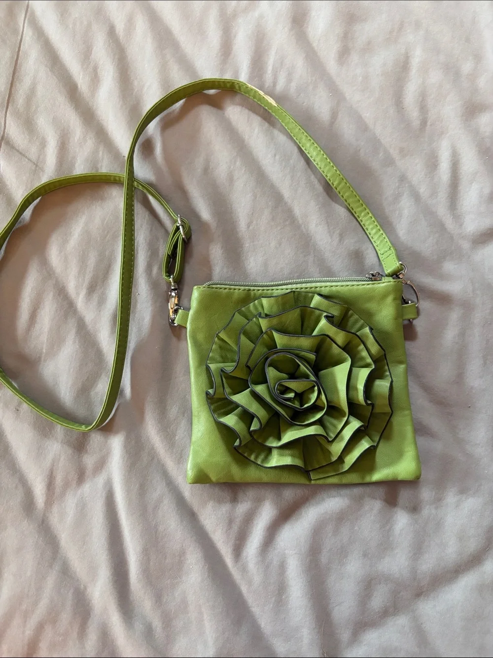 Adorable green cross body bag